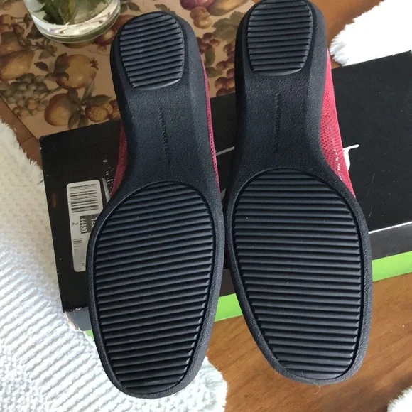 WOMEN'S TROTTERS JENN MINI DOTS FLATS 9N narrow (new in box) - Picture 5 of 11